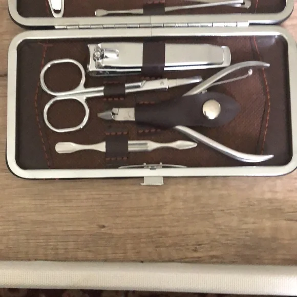 - Manicure Set - Picture 5 of 11